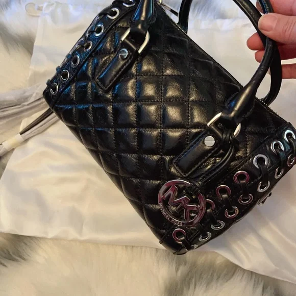 Authentic brand new MK Hippie Grommt Sophie satchel in leather - Picture 2 of 7